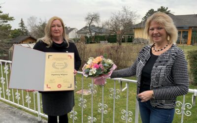 Silberne Ehrennadel für Ingeborg Wagner