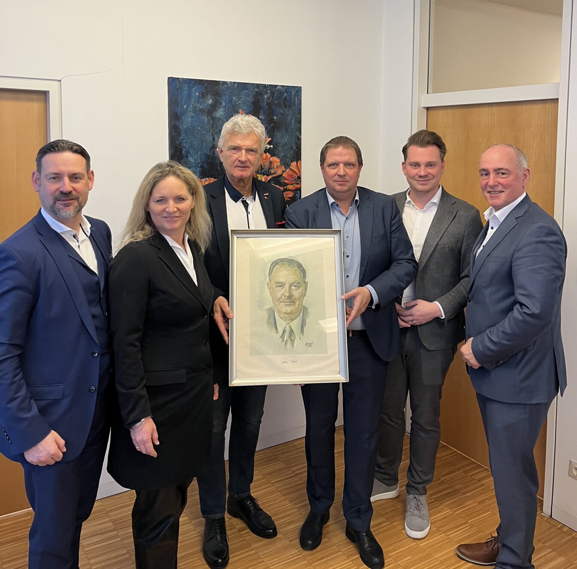 Der Wirtschaftsbund St. Pölten am Bild zu sehen die Vorstandsmitglieder des WB St. Pölten in einem Gruppenfoto.