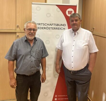 Am Bild der Obmann und sein Stellverteter.