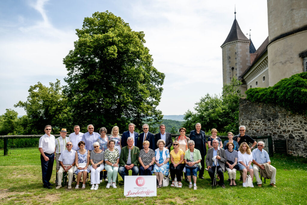 Silberlöwen Gänserndorf beim Schloss Rosenburg.