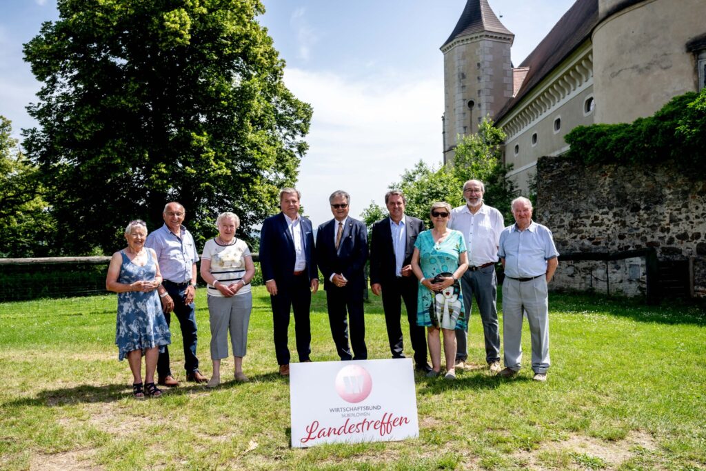 Eine Gruppe der Waidhofner Silberlöwen beim Landestreffen