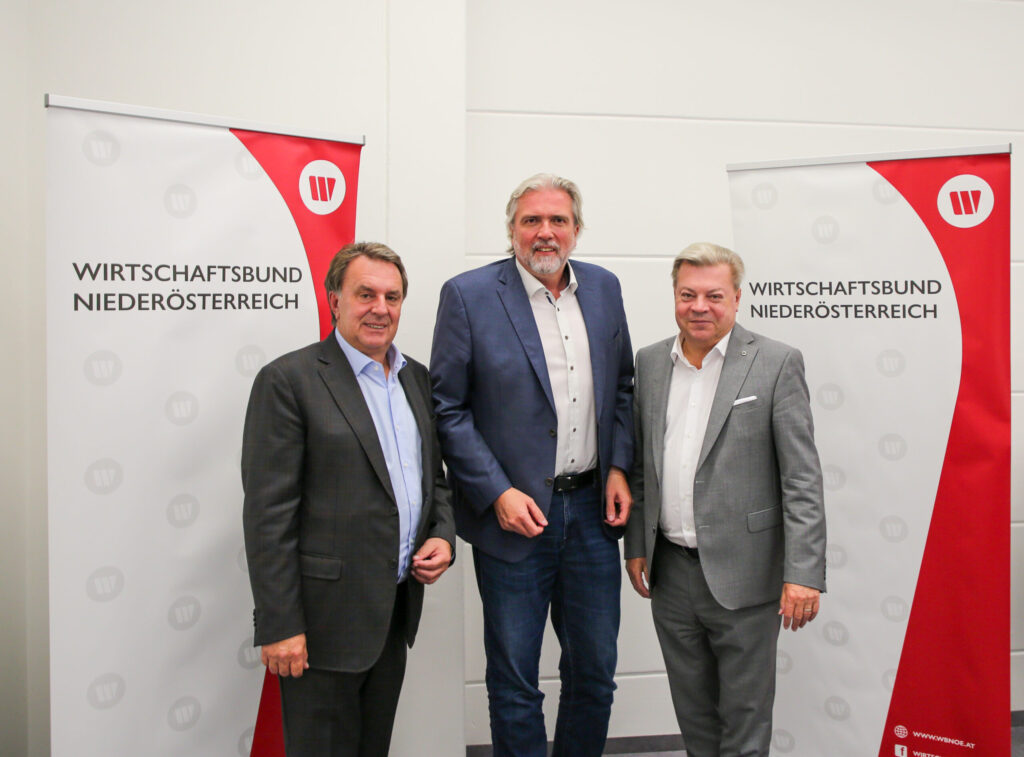Am Bild Präsident Wolfgang Ecker Obmann Markus Leopold und Direktor Harald Servus.
